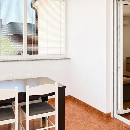 3 Bedroom Stunning In דירה