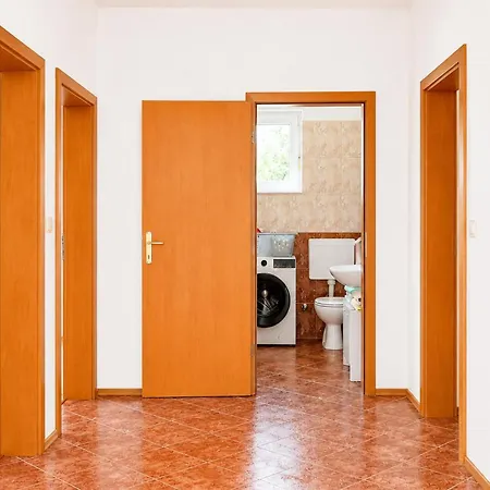 דירה 3 Bedroom Stunning In *
