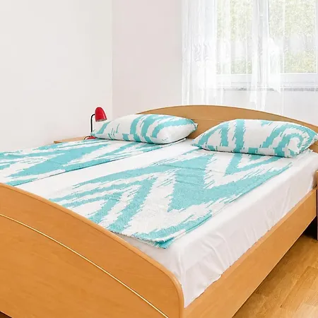 דירה 3 Bedroom Stunning In פולה